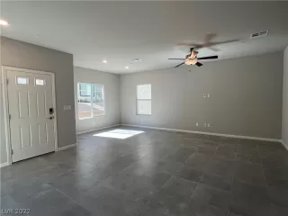 Photo #4: 2447936 Listing