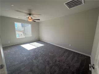 Photo #5: 2447936 Listing