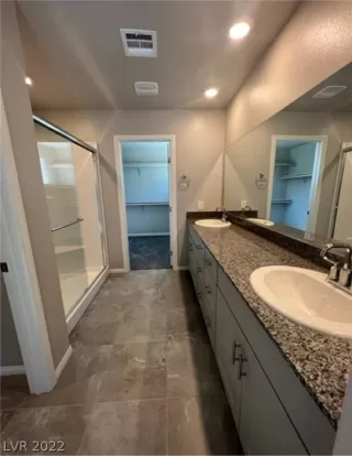 Photo #6: 2447936 Listing