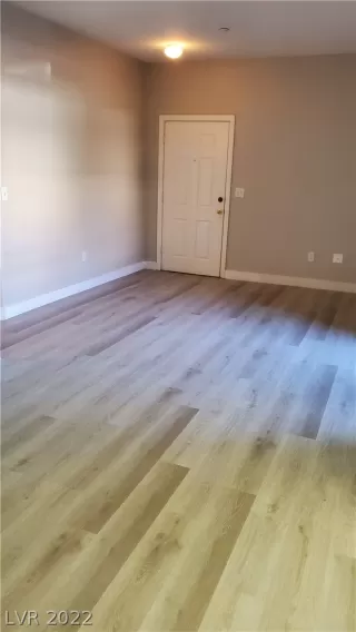 Photo #4: 2447946 Listing 