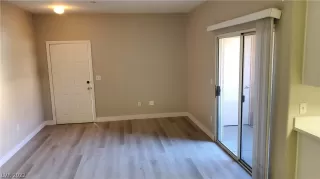 Photo #5: 2447946 Listing 