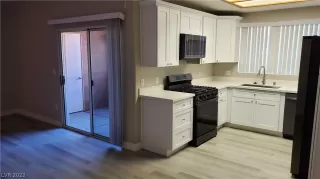 Photo #6: 2447946 Listing 