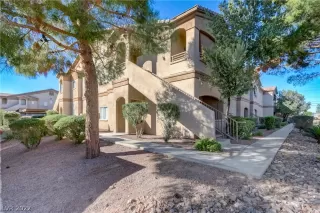 Photo #3: 2447989 Listing