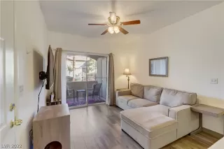 Photo #6: 2447989 Listing