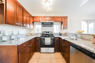 Photo #3: 2447999 Listing