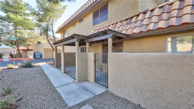 MLS: 2448047 Condo For Sale