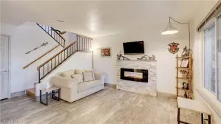 Photo #3: 2448047 Listing 