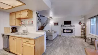 Photo #5: 2448047 Listing 