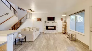 Photo #6: 2448047 Listing 