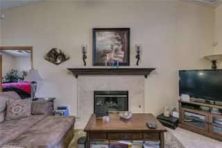 Photo #5: 2448091 Listing 