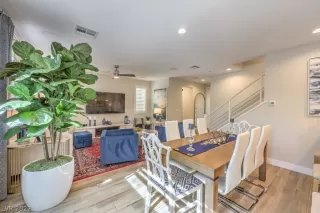 Photo #6: 2448099 Listing