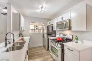 Photo #1: 2448116 Listing