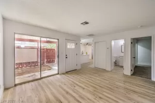 Photo #2: 2448116 Listing