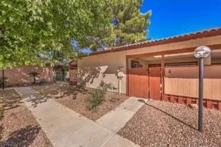 Photo #4: 2448116 Listing