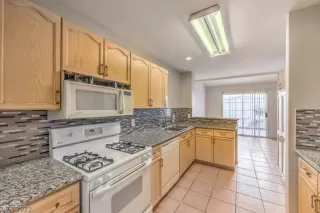 Photo #1: 2448119 Listing 