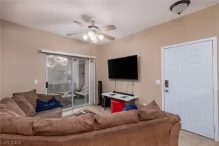 Photo #4: 2448147 Listing