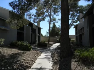 Photo #2: 2448169 Listing 