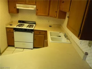 Photo #6: 2448169 Listing 