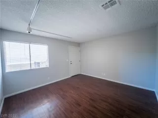 Photo #4: 2448185 Listing 