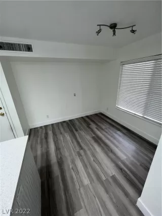 Photo #4: 2448196 Listing 