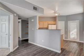 Photo #6: 2448212 Listing 