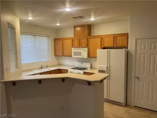 Photo #2: 2448274 Listing 