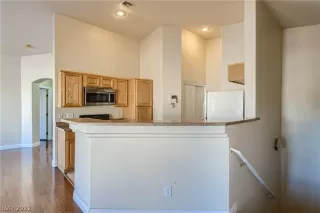 Photo #1: 2448277 Listing 