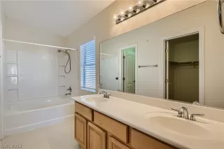 Photo #6: 2448277 Listing 