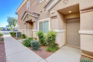 Photo #4: 2448281 Listing