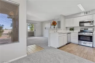 Photo #6: 2448379 Listing