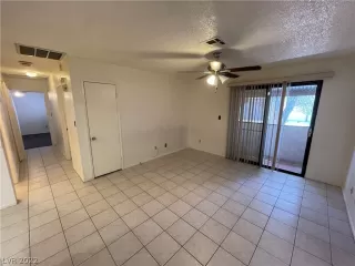 Photo #3: 2448390 Listing