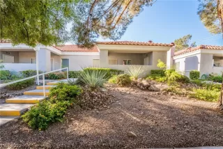 Photo #2: 2448402 Listing