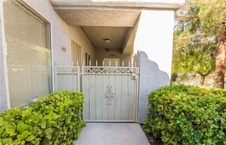 Photo #4: 2448402 Listing