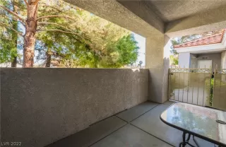 Photo #5: 2448402 Listing