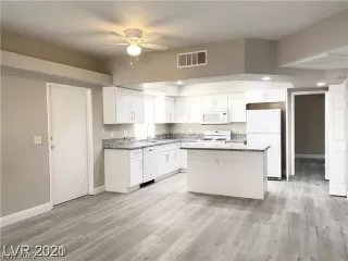 Photo #1: 2448411 Listing 