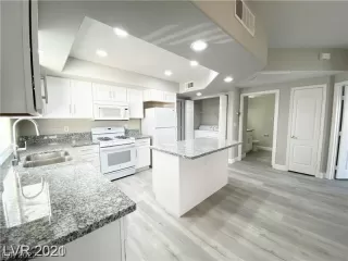 Photo #2: 2448411 Listing 