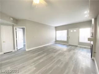 Photo #4: 2448411 Listing 