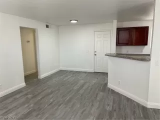 Photo #2: 2448422 Listing