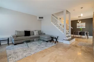 Photo #5: 2448434 Listing 