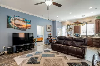 Photo #6: 2448465 Listing