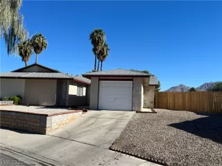 Photo #2: 2448471 Listing 