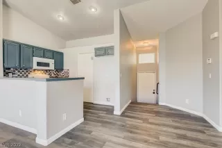 Photo #3: 2448482 Listing 