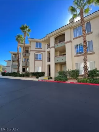 Photo #4: 2448639 Listing