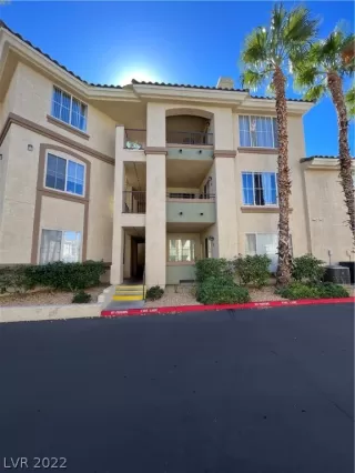 Photo #5: 2448639 Listing