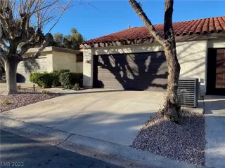 Photo #2: 2448642 Listing 