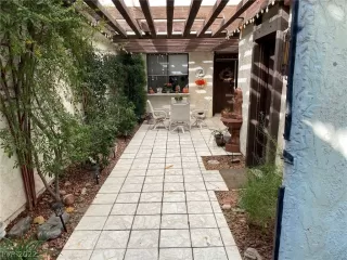 Photo #3: 2448642 Listing 