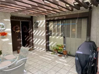 Photo #4: 2448642 Listing 