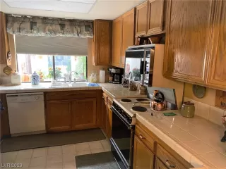 Photo #6: 2448642 Listing 