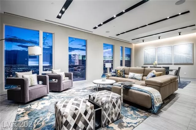 MLS: 2448664 Condo For Sale