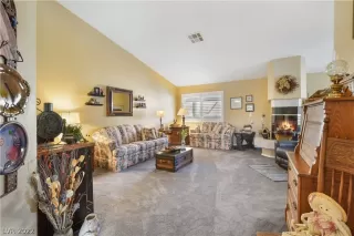 Photo #5: 2448667 Listing